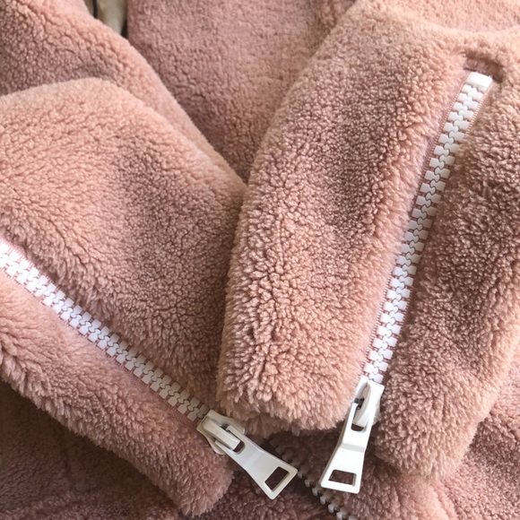 MOTHER Sherpa Fleece Rider Jacket in Tough Girl. Moto. Blush. Size Small - Picture 13 of 16